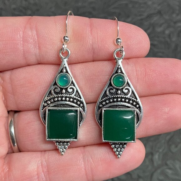 Green Chalcedony Earrings Stone Crystal Jewelry - Picture 1 of 5